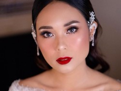 Influencer Ayla Dimitri Curhat Sedih Batal Umrah, Padahal Sudah di Bandara