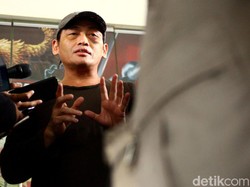 Ninoy Karundeng Ngaku Dianiaya di Dalam Masjid