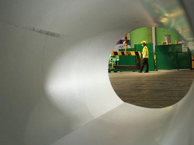 Mengintip Pabrik Baja Berbasis Industri 4.0