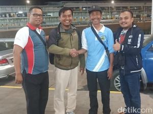 Guru Asal Brebes yang Tertahan di Papua Akhirnya Pulang Guru Asal Brebes yang Tertahan di Papua Akhirnya Pulang