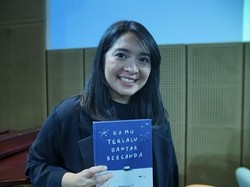 Pentas Penggalan Kamu Terlalu Banyak Bercanda Bius Pembaca Jakarta