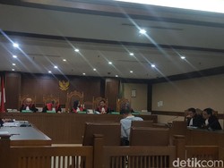 Muhtar Ependy Didakwa Kasus Suap dan Cuci Uang Puluhan Miliar