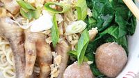 Tambah Energi dan Semangat dengan Sarapan Mie Ceker Ini