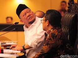 Pengusaha berbasis di Jawa Timur itu bukan orang baru dalam sepak bola. Saat memimpin Kadin Jawa Timur dan Wakil Ketua KONI Jawa Timur, ia menjabat Ketua Asosiasi Provinsi PSSI Jawa Timur pada 2010. (Lamhot Aritonang/detikcom)