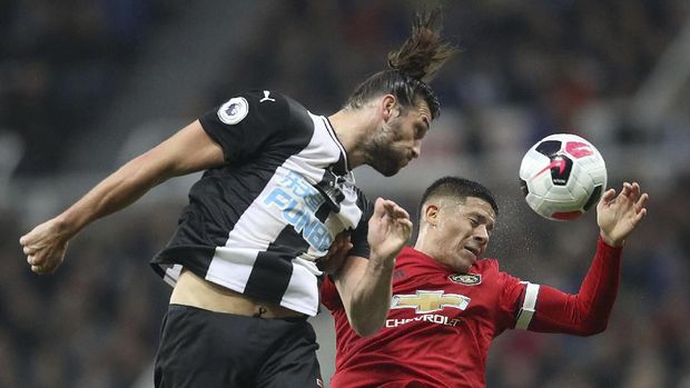 MU kalah 0-1 dari Newcastle di putaran pertama.