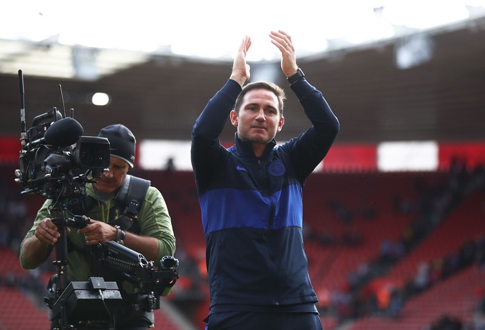 SOUTHAMPTON, ENGLAND - OCTOBER 06:  Frank Lampard manager of Chelsea celebrates victory after the Premier League match between Southampton FC and Chelsea FC at St Marys Stadium on October 06, 2019 in Southampton, United Kingdom. (Photo by Julian Finney/Getty Images)