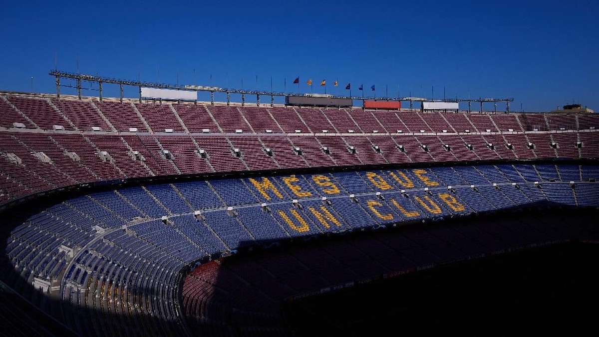 Lionel Messi dan Eric Abidal berdamai, mengakhiri ketegangan beberapa hari terakhir ini. (Foto: Alex Caparros/Getty Images)