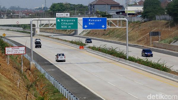 Sudah Dibuka, Mobil Lalu-lalang di Tol Cijago Seksi II