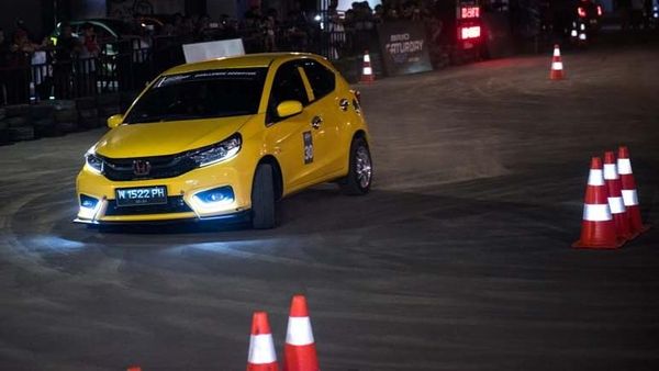 Lomba Slalom Honda Brio