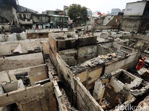 Penampakan Belasan Rumah di Taman Sari Ludes Terbakar Penampakan Belasan Rumah di Taman Sari Ludes Terbakar