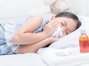 Cara Aman Atasi Batuk Anak di Rumah Sebelum Parah
