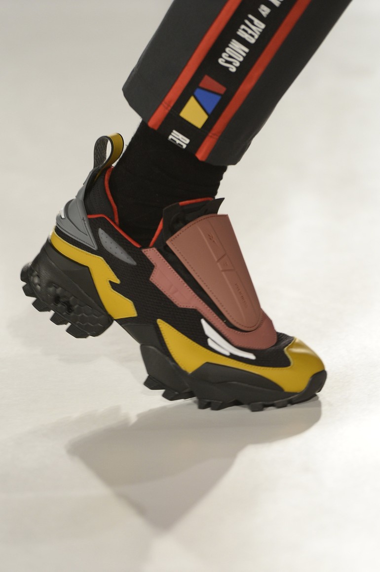 Sepatu Wanita Trend 2020 - Jualan Online Lazada