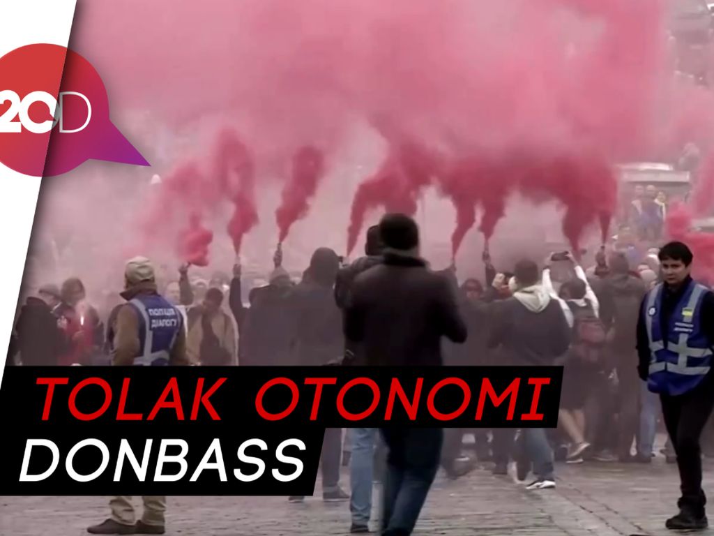 Aksi Demo Ribuan Warga Ukraina Menentang Pemerintah Aksi Demo Ribuan Warga Ukraina Menentang Pemerintah