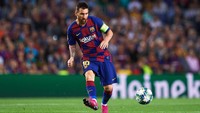 Meski sudah berusia 32 tahun, namun Lionel Messi masih merupakan pemain terpenting Barcelona. Harga pasarnya pun masih sangat tinggi, yakni 150 juta Euro. (Alex Caparros/Getty Images)