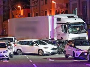 Truk Curian Tabrak Sejumlah Mobil di Jerman, Belasan Orang Luka