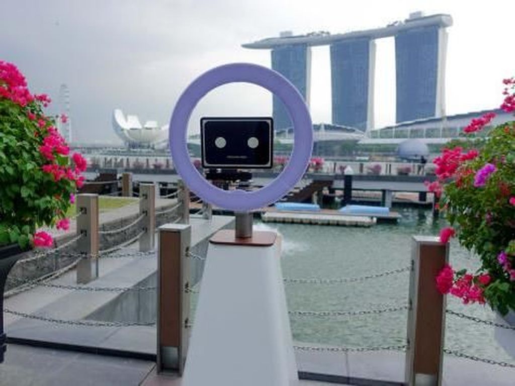 Selfiebot, Robot Canggih buat Traveler yang Suka Selfie Selfiebot, Robot Canggih buat Traveler yang Suka Selfie