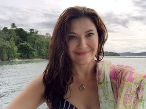 Tak Cuma Seksi Berbikini, Tamara Bleszynski Unjuk Gigi Bisa Angkat Kasur Tak Cuma Seksi Berbikini, Tamara Bleszynski Unjuk Gigi Bisa Angkat Kasur