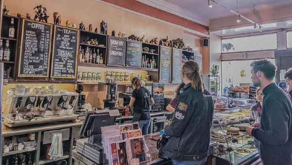Bukan Sembarang Kafe, Ini Tempat J.K Rowling Pertama Kali Menulis Buku Harry Potter