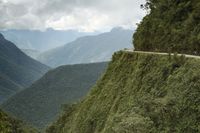 Cantik Tapi Mematikan, Inilah Death Road dari Bolivia