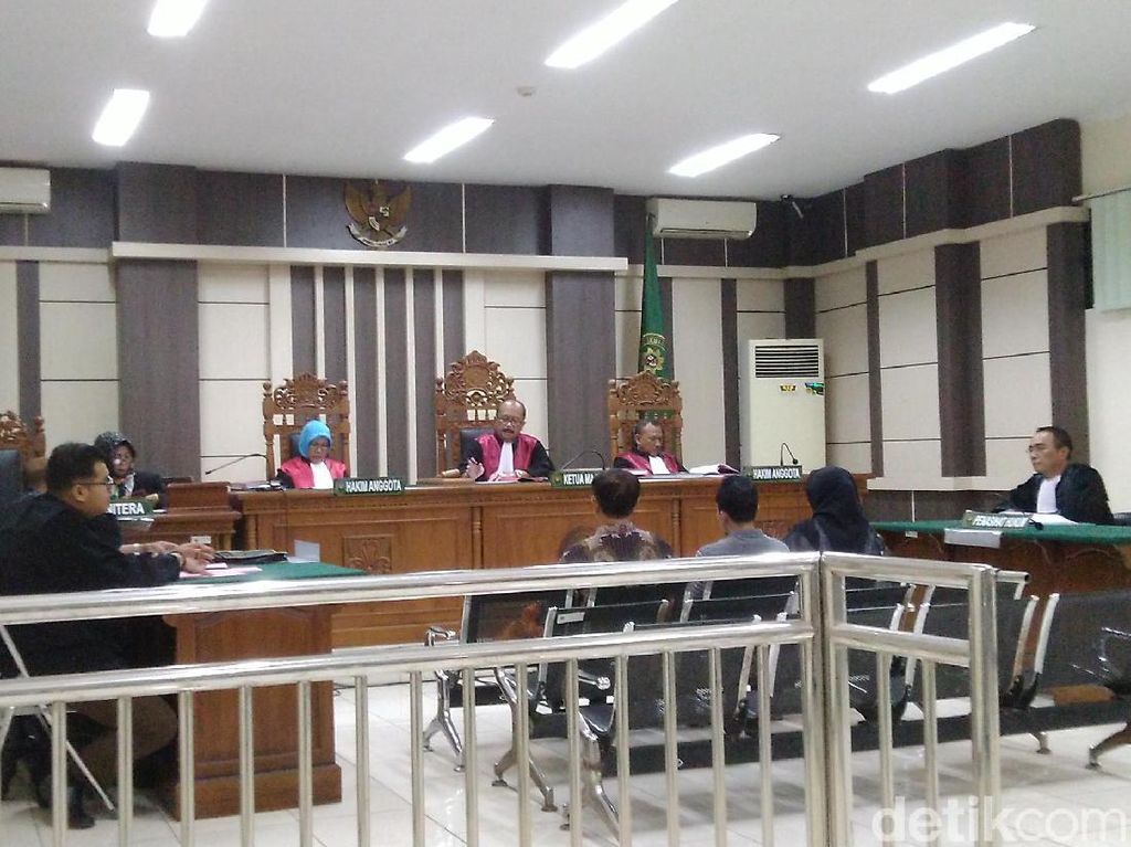Kredit Fiktif Rp 28 M Bank BUMN, Terdakwa Beri Fee 3% ke 171 Orang Kredit Fiktif Rp 28 M Bank BUMN, Terdakwa Beri Fee 3% ke 171 Orang