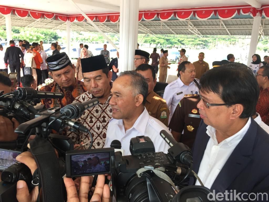 BNN Minta Kades-kades Tangkap Pengguna Narkoba di Desanya BNN Minta Kades-kades Tangkap Pengguna Narkoba di Desanya