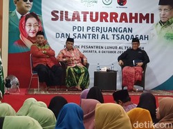 Sarungan ke Ponpes Said Aqil, Hasto: Terima Kasih Dukung Jokowi-Maruf