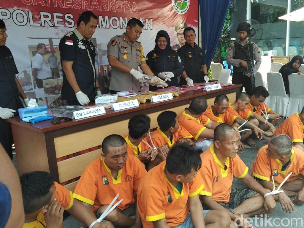 Demi Harga Murah, Pria Lamongan Ini Naik Motor Kulakan Ganja ke Lampung Demi Harga Murah, Pria Lamongan Ini Naik Motor Kulakan Ganja ke Lampung