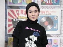 Berani Putuskan Berhijab, Sivia Dapatkan Nikmat yang Tak Terduga