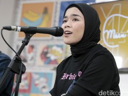 Sivia Azizah Ungkap Tantangan Transisi dari Penyanyi Cilik-Girl Band