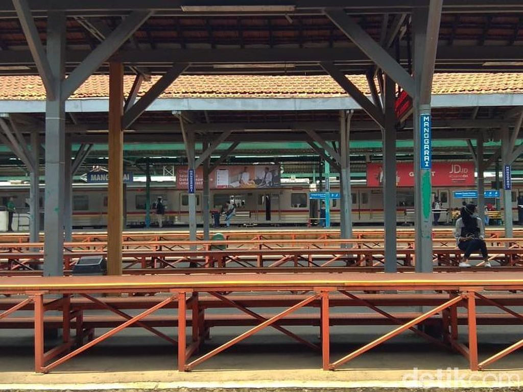 Mengintip Suasana Stasiun Manggarai yang Bakal Gantikan Gambir Mengintip Suasana Stasiun Manggarai yang Bakal Gantikan Gambir