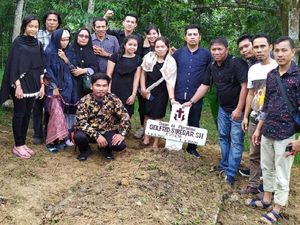 Jenazah Aktivis Walhi Golfrid Dimakamkan di Tiga Dolok Simalungun