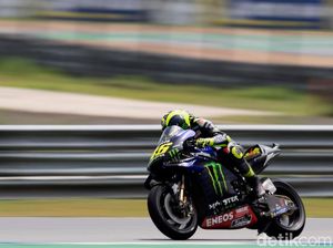 Finis Kedelapan di MotoGP Australia pun Rossi Masih Terbaik di Yamaha