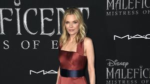 Foto: Usia 61, Michelle Pfeiffer Memesona di Premier Maleficent 2