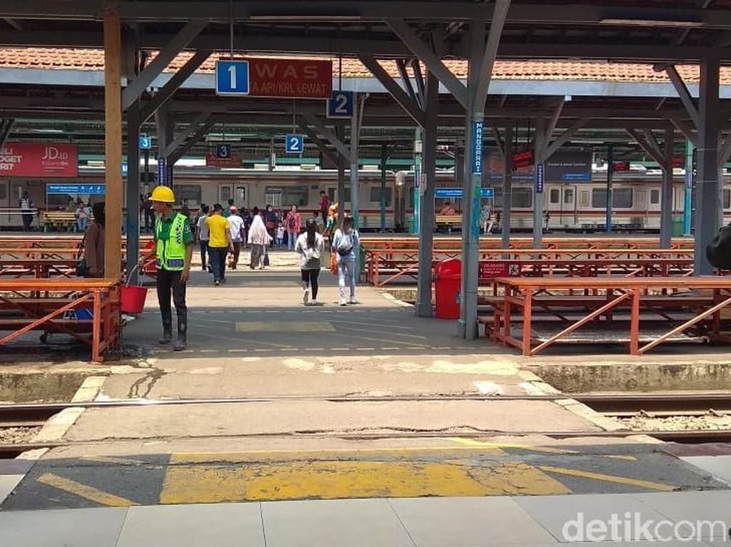 Kata Penumpang yang Setuju Manggarai Gantikan Gambir Kata Penumpang yang Setuju Manggarai Gantikan Gambir