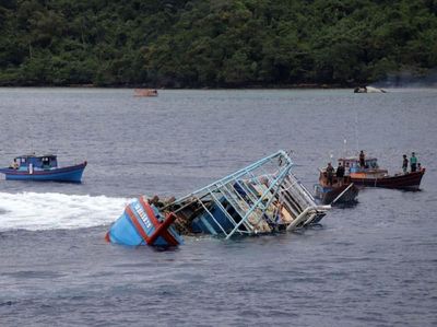 19 Kapal Maling Ikan Ditenggelamkan