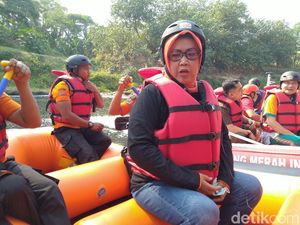 Bupati Bogor Ancam Tutup Perusahaan yang Cemari Sungai Cileungsi