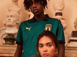Jersey Italia ini juga tampak sangat cocok untuk menjadi pakaian sehar-hari. (Foto: Instagram @pumafootball)