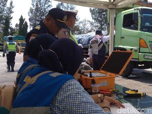 Bahayakan Keselamatan, 15 Truk ODOL Ditilang di Tol Palikanci