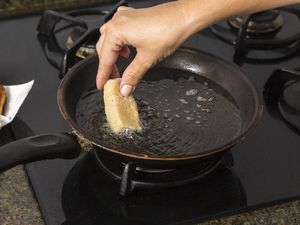 Tak Hanya Sebabkan Kolesterol, Minyak Juga Berguna Bagi Tubuh Tak Hanya Sebabkan Kolesterol, Minyak Juga Berguna Bagi Tubuh
