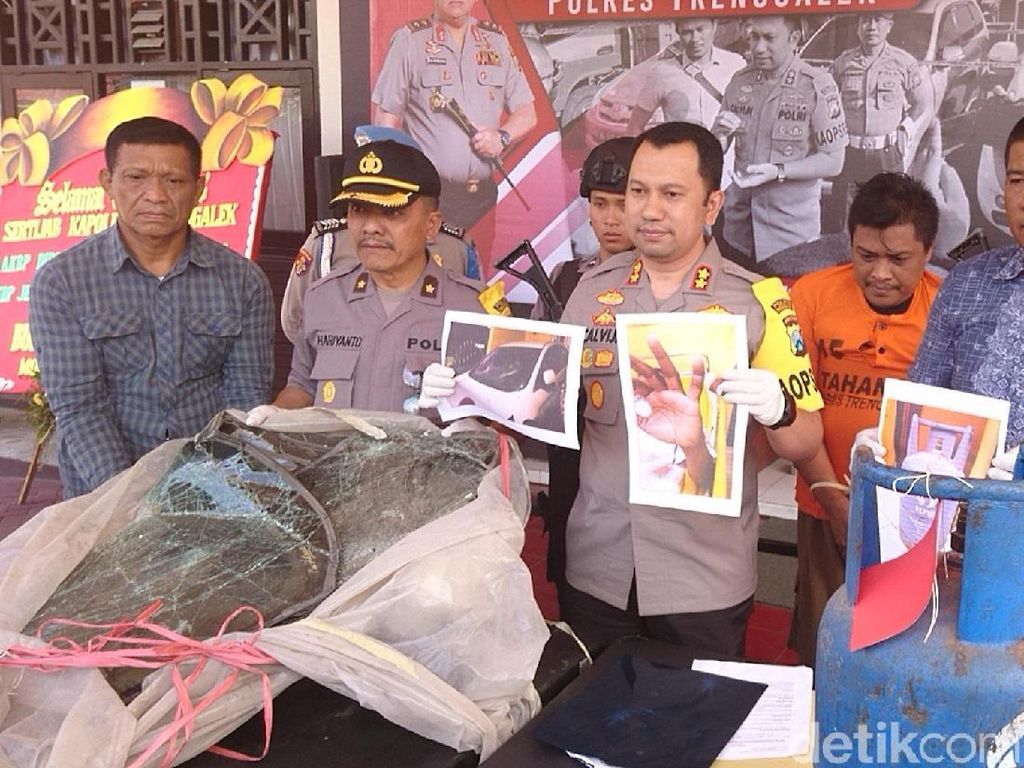 Genderuwo Bikin Pria Ini Kalap, Rusak Mobil dan Aniaya Tetangga Genderuwo Bikin Pria Ini Kalap, Rusak Mobil dan Aniaya Tetangga