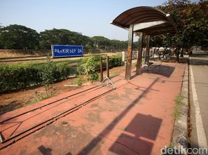 Melihat Kondisi Jalur Sepeda di Kawasan Kanal Banjir Timur