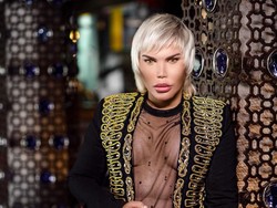 Hii.. Pria Gila Oplas Ini Lepas Implan di Perut & Dipindahkan ke Bokong