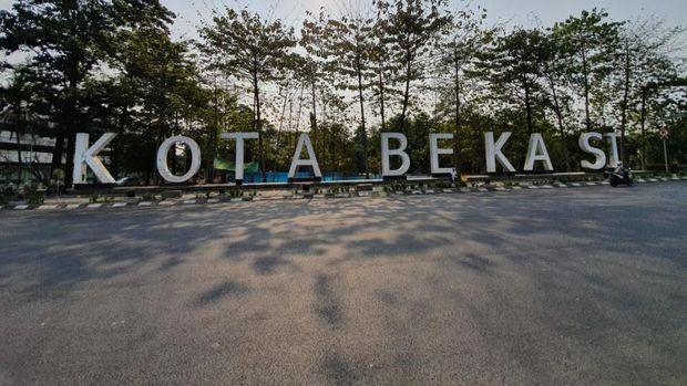 Duh! Landmark Kota Bekasi Dipenuhi Coretan Tangan Jahil