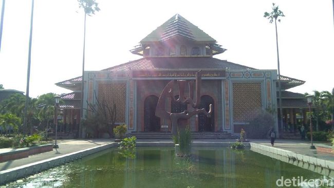 Takmir Masjid Belum Percaya Ada Pejabat Ikut Tolak UAS di UGM Takmir Masjid Belum Percaya Ada Pejabat Ikut Tolak UAS di UGM
