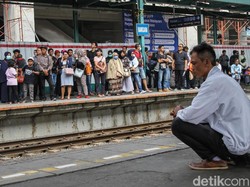 Akses Stasiun Manggarai Mau Diperlebar, Warga Duduki Tanah KAI Digusur