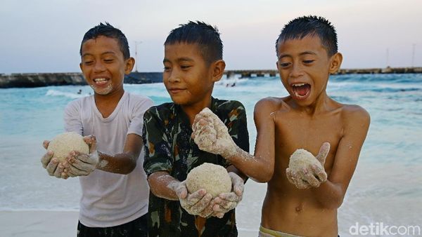Potret Anak-anak Miangas yang Ceria dan Bersemangat