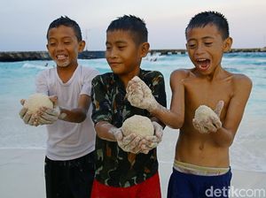 Potret Anak-anak Miangas yang Ceria dan Bersemangat Potret Anak-anak Miangas yang Ceria dan Bersemangat