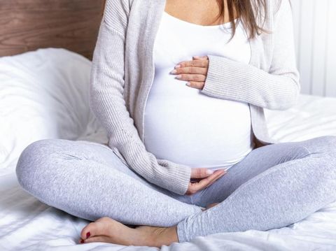 Wow! Nenek Asal China Lahirkan Anak Ketiga di Usia 67 Tahun