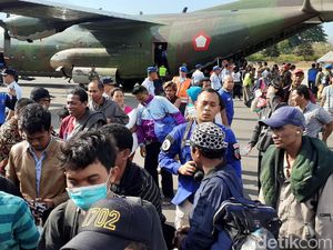 Pemkab Malang Beri Trauma Healing Bagi Pengungsi Wamena yang Pulang