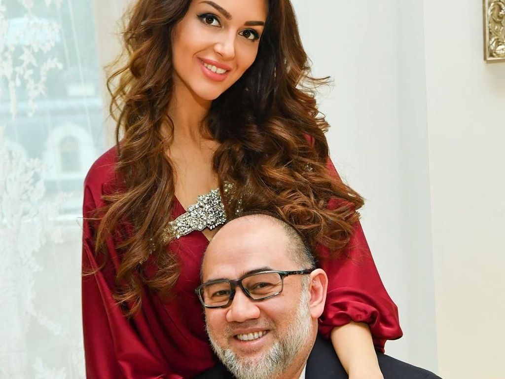Miss Moscow Pamer Foto Bayi, Sultan Malaysia Sebut Itu Anak Pria Asia Lain Miss Moscow Pamer Foto Bayi, Sultan Malaysia Sebut Itu Anak Pria Asia Lain